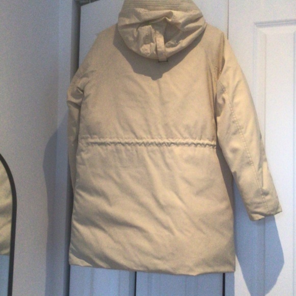 Everlane Renew Puffer Coat - Picture 3 of 11